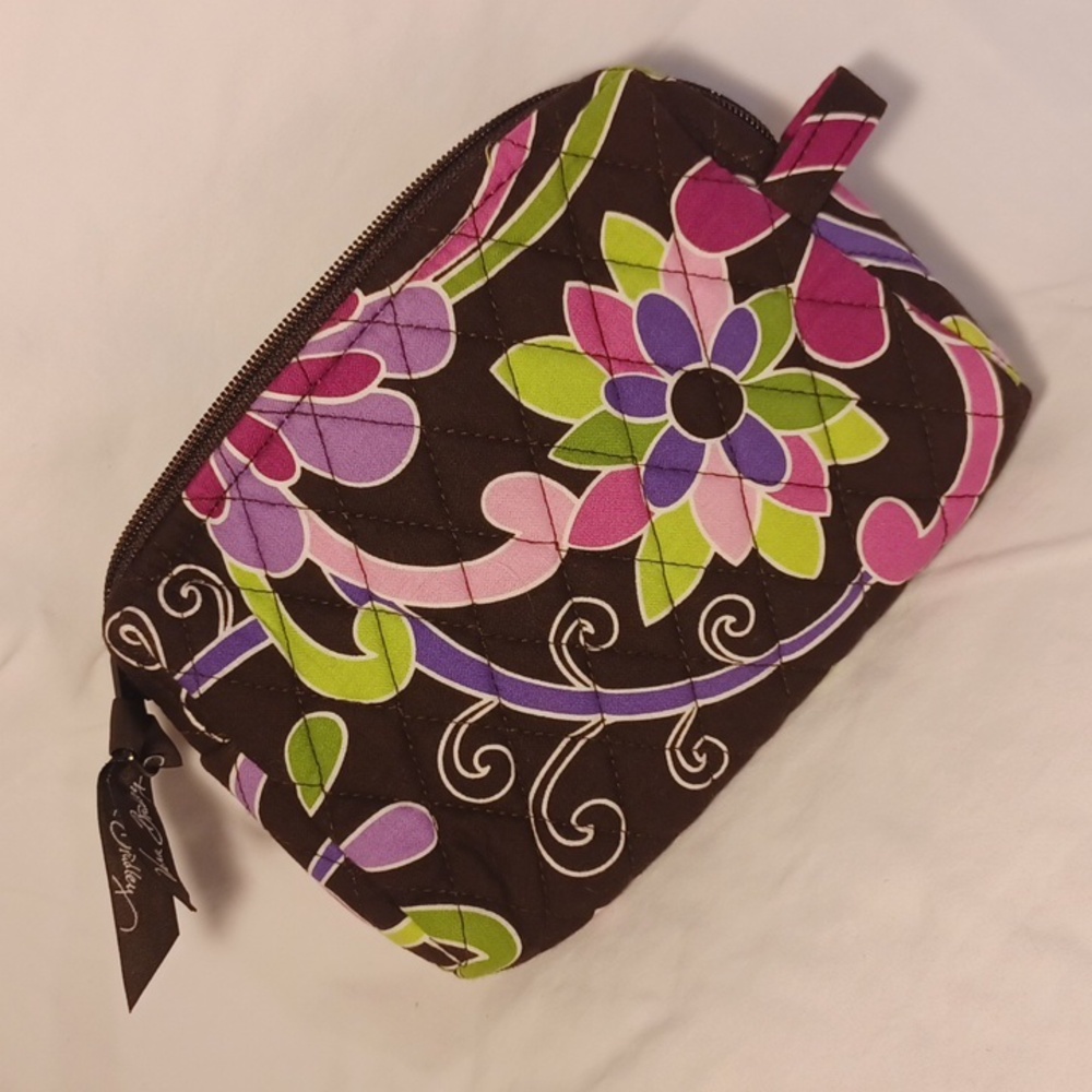 Vera Bradley Small RETIRED Lined Cosmetic Bag Purple Punch. EUC! LIKE NEW!